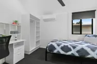 Redhill Cairns Living - Martyn St - 2-Star