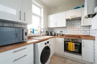 Spacious 4Br, Parking, Near Centre, Accommodates 7 - 4-Sterne