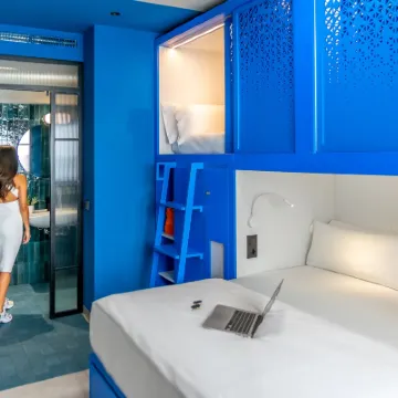 Coeo Pod Hostel Beatas Các khách sạn gần Playa de La Malagueta