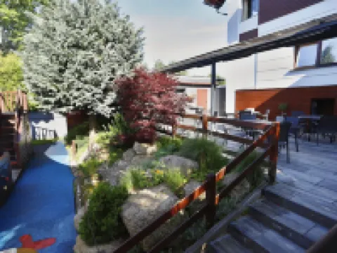 賈布朗尼公寓式酒店 尼斯河畔亞布洛內茨酒店