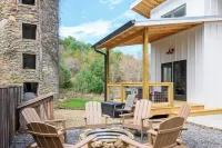 Idyllic Mountain by AvantStay Outdoor Living Hotels near Charles D Owen Park