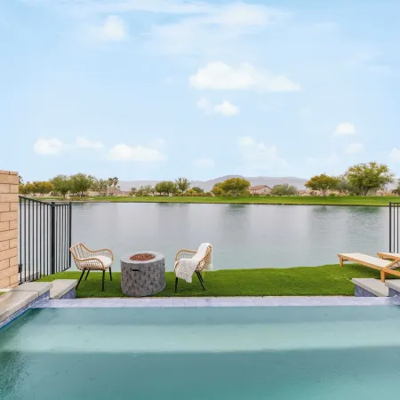 Sunburst by AvantStay Lakefront Mountain Views
