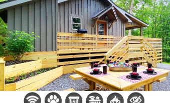 Happy Camper 1 Bedroom Cottage by RedAwning