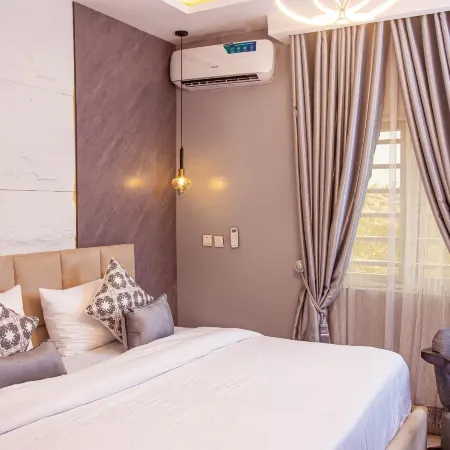 TM Luxe Stays Apartment
