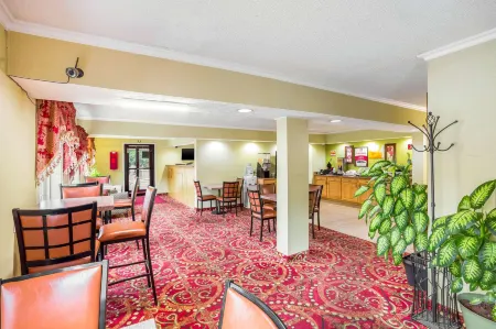 Econo Lodge Huntington - Barboursville University Area
