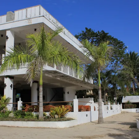 Laiya White Cove Beach Resort Отели в г. Сан Хуан