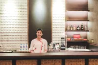 Azalea Village - bar