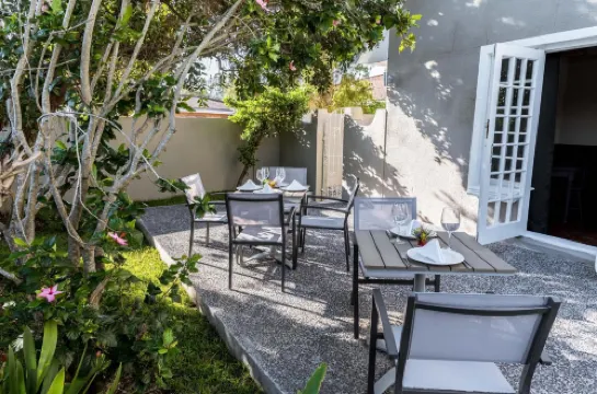 Le Petit Chateau Guest House