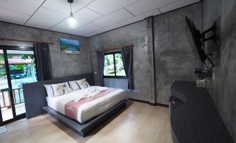 Baan Keree Thara Khiri Wong