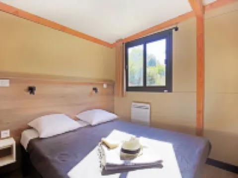 Huttopia les Châteaux Hotels in Bracieux