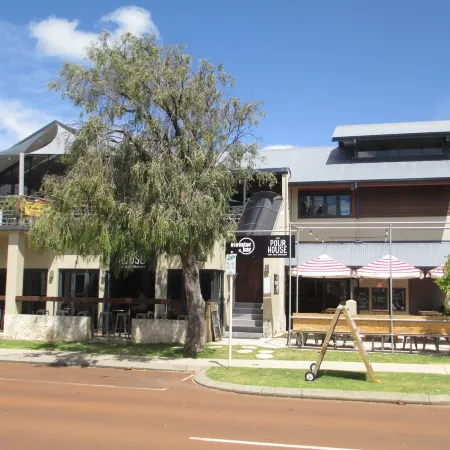 Dunsborough Apartments & Suites