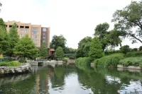 Hays #B Near Downtown Guest Studio - Condos