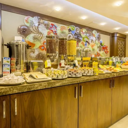 Hotel Azdif