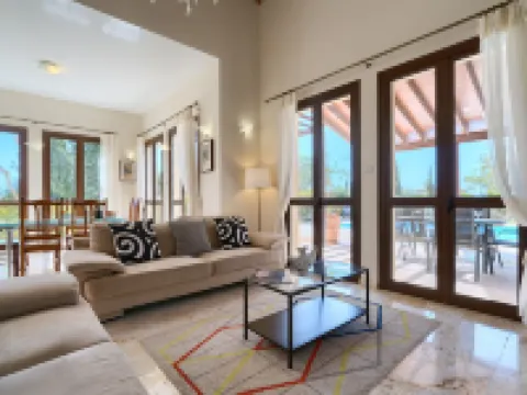 Beautiful Villa Dionysus with Private Pool in Peaceful Location - Aphrodite Hills Hotel di Kouklia