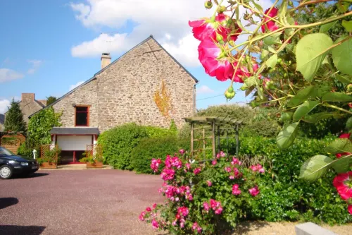 Au Jardin d'Eloïse Hotels in Plessix-Balisson