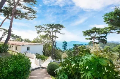 Club ES Tongyeong Resort Hoteles en Tongyeong