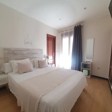 ToledoRooms Palacios - Ver Procesiones de Semana Santa Desde Balcon