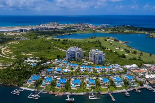 Garden View Condo in Maho