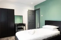 Fully Refurbished North Belfast Home 2 Hotels in Newtownabbey