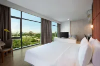 Hotel Santika Batam Hotel dekat Kebun vinca import May