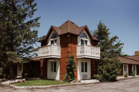 Hessenland Inn & Schatz Winery Отели в г. Бейфилд