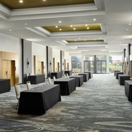 Sheraton Grand Rapids Airport Hotel