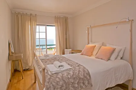 Lina's House by AcasaDasCasas Отели рядом с достопримечательностью «Ermida de São Sebastião»