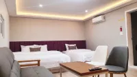Sweet Hotel