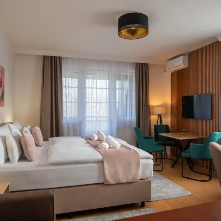 Holdvirág Hotel