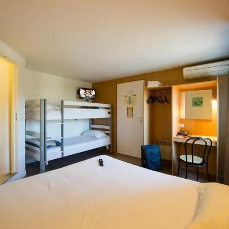 Brit Hotel Essentiel Pau Lescar