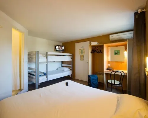 Brit Hotel Essentiel Pau Lescar Hotels in Lescar