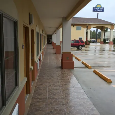 Days Inn by Wyndham Humble/Houston InterContinental Airport