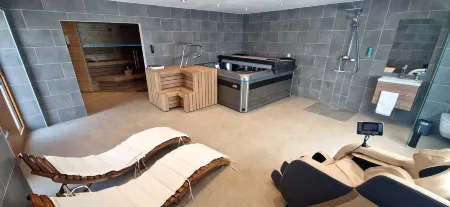 Hotel Rhin Inn Отели в г. Нойруппин