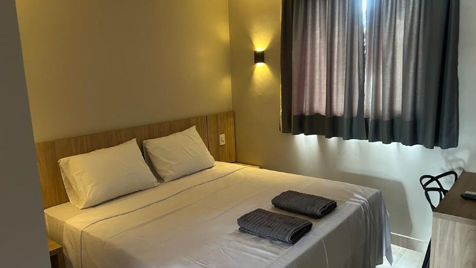 Izzy Hotel