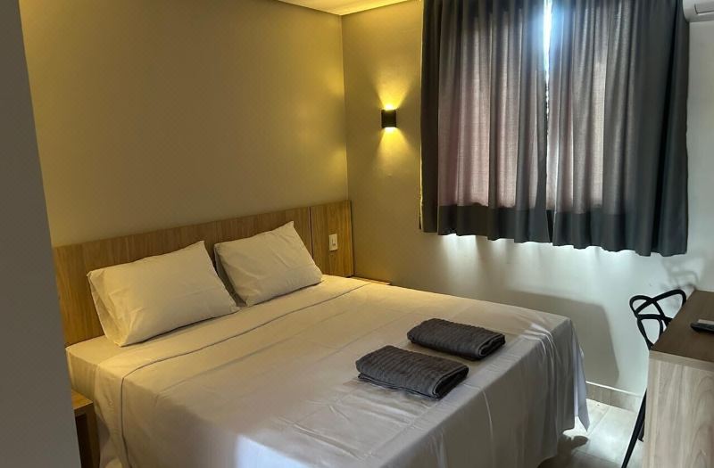 Izzy Hotel