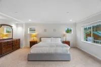 Serenity Shores in Kenmore - parking