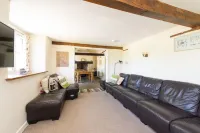 Large, cosy Self Catering Cottage Set In Beautiful Countryside. Pet friendly