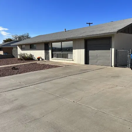 4 bdrm/ 2 bath house close to lake Powell, antelope canyon and horseshoe bend
