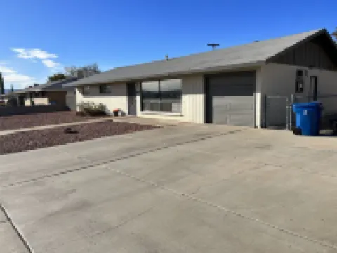 4 bdrm/ 2 bath house close to lake Powell, antelope canyon and horseshoe bend