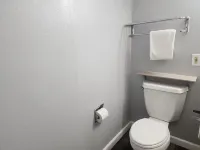 Elegant Retreat, Close Naval Bases, Food and Shopping