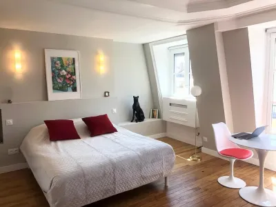 Celect'View Air-conditioned Suite White