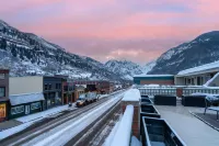 Expansive Rooftop Patios and Lavish Amenities - Exquisite Luxury Retreat