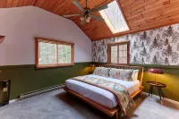 Charming Chalet with Hot Tub and Fire Pit - Serene Mountain Escape