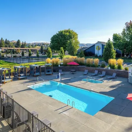 The Lodge Lake Chelan
