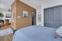 Luxury Studio Cabin with Stunning Views - Serene Romantic Retreat Hotels in Hays County