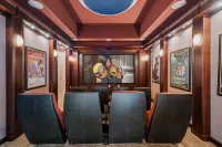 Entertainment Oasis and Private Pool - Stunning Luxury Getaway