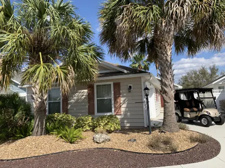 Gas Golf Cart and Screened Lanai - Beautiful Villa Retreat