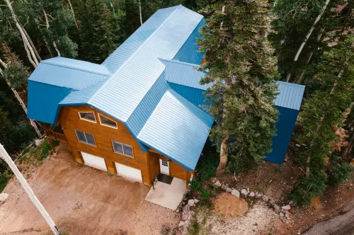 Brand New Swim Spa and Easy Access to Adventures - Stunning Spacious Cabin