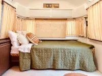 Charming Airstream with Kitchenette and Campfire Supplies - Cozy Retreat Hotels in Shelby County