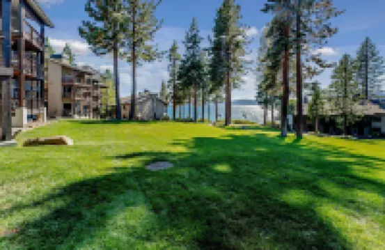 Charming Retreat with Pool Access and Patio Grill - Cozy Mountain Escape Hotels in Kings Beach